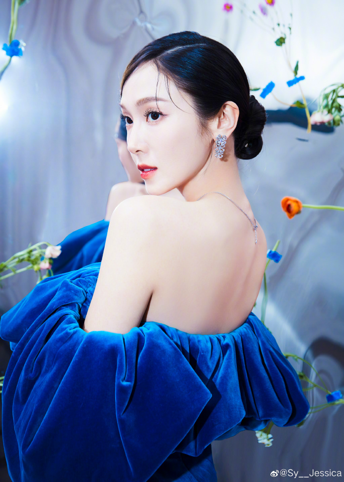 韩国女星「Jessica 郑秀妍」不仅有着天仙般的气质美貌,一头浓密乌亮的披肩长发更是让人羡慕不已