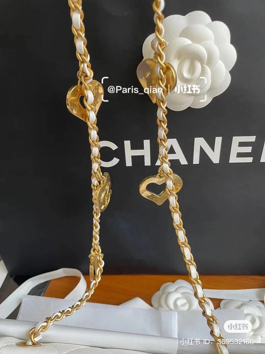 爱心缀饰,瞬间提升包包的精致程度