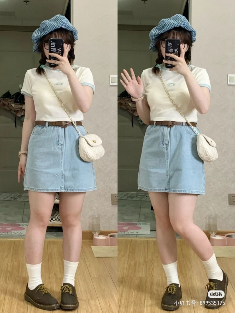 Look 7:奶白色 T 恤 + A 字浅牛仔小短裙