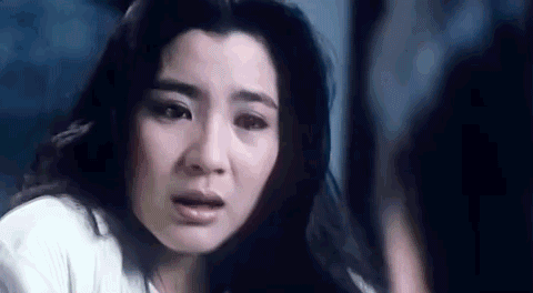 踏入演艺圈之初,她秀丽的外表和选美小姐的出身,为她带来了一个「花瓶」角色