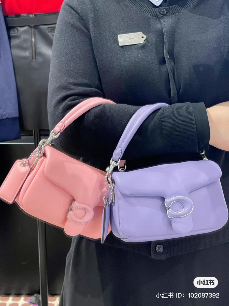 不管是精致还是休闲的装扮都能轻松 HOLD 住