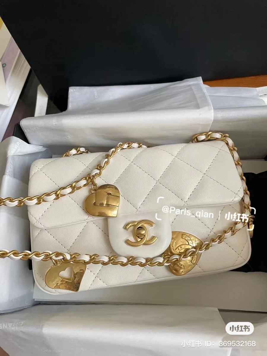CHANEL 爱心链条包