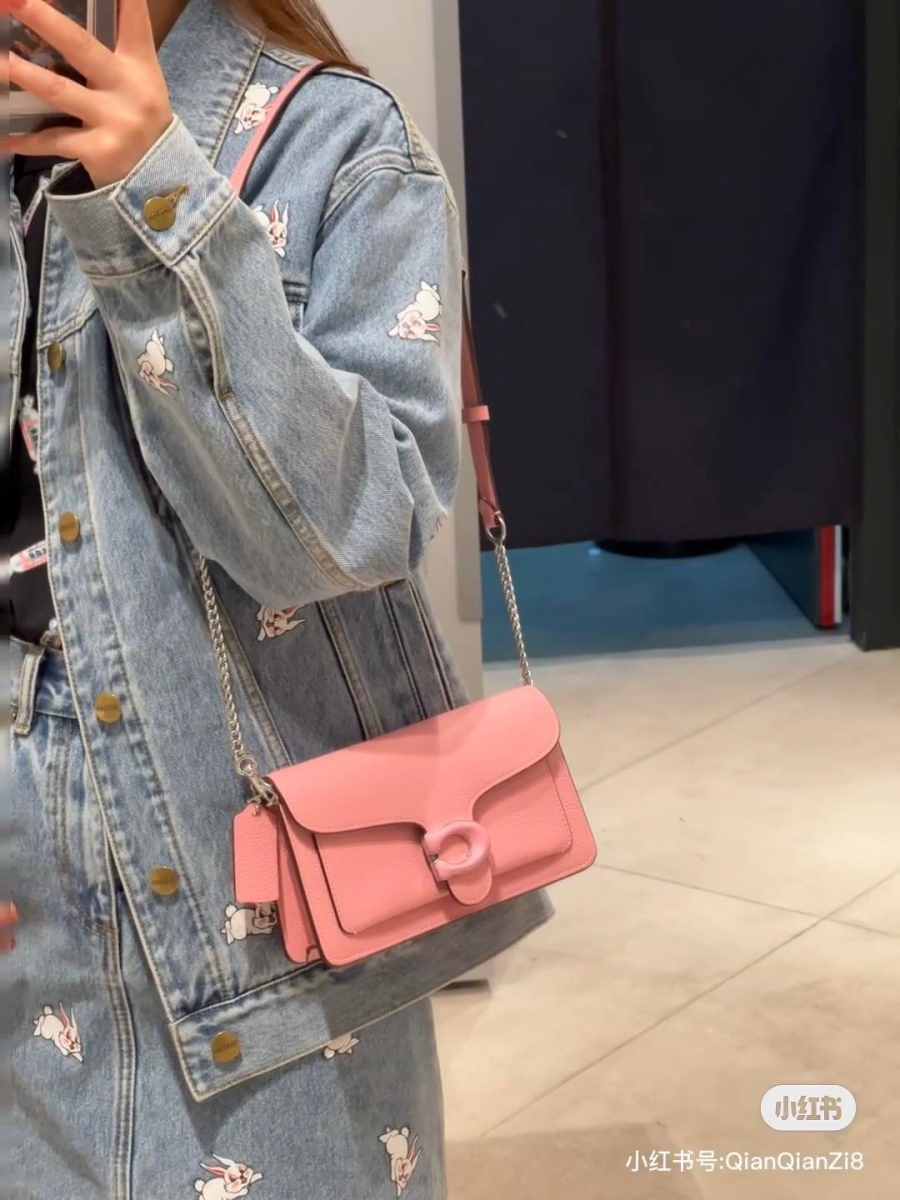 经典复古同时不失少女的俏皮感