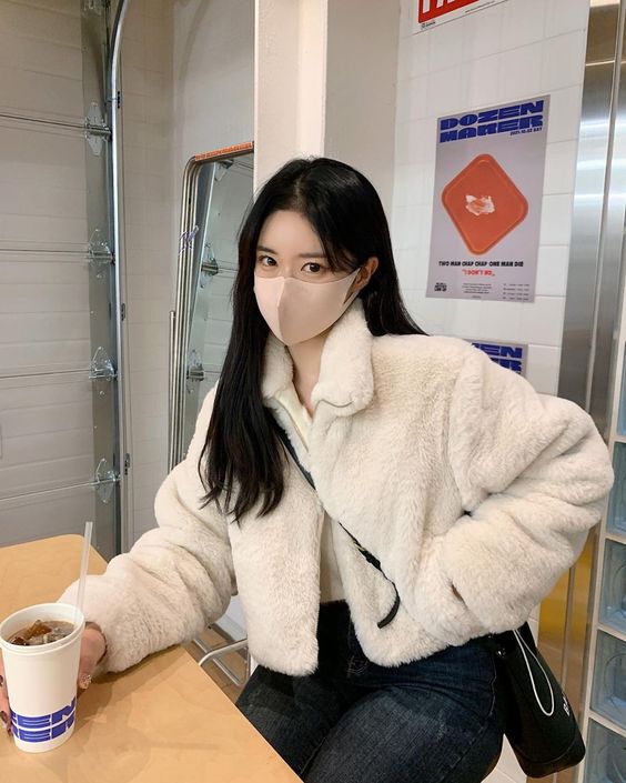 讲别人坏话比较方便