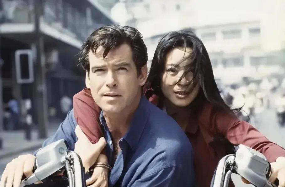 她是好莱坞难得一见的亚裔武打女星,参与过许多大制作