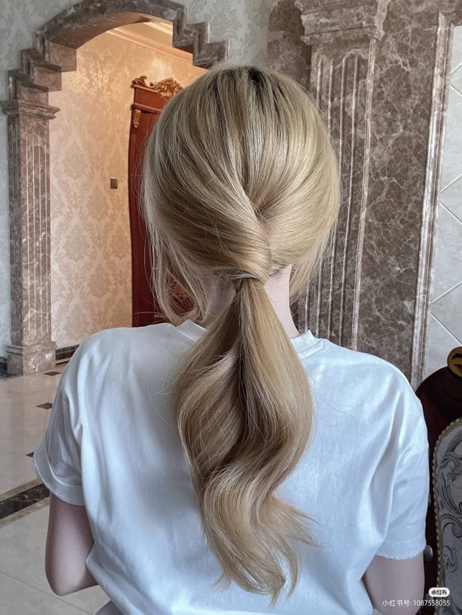 第3款——蓬松「低马尾」