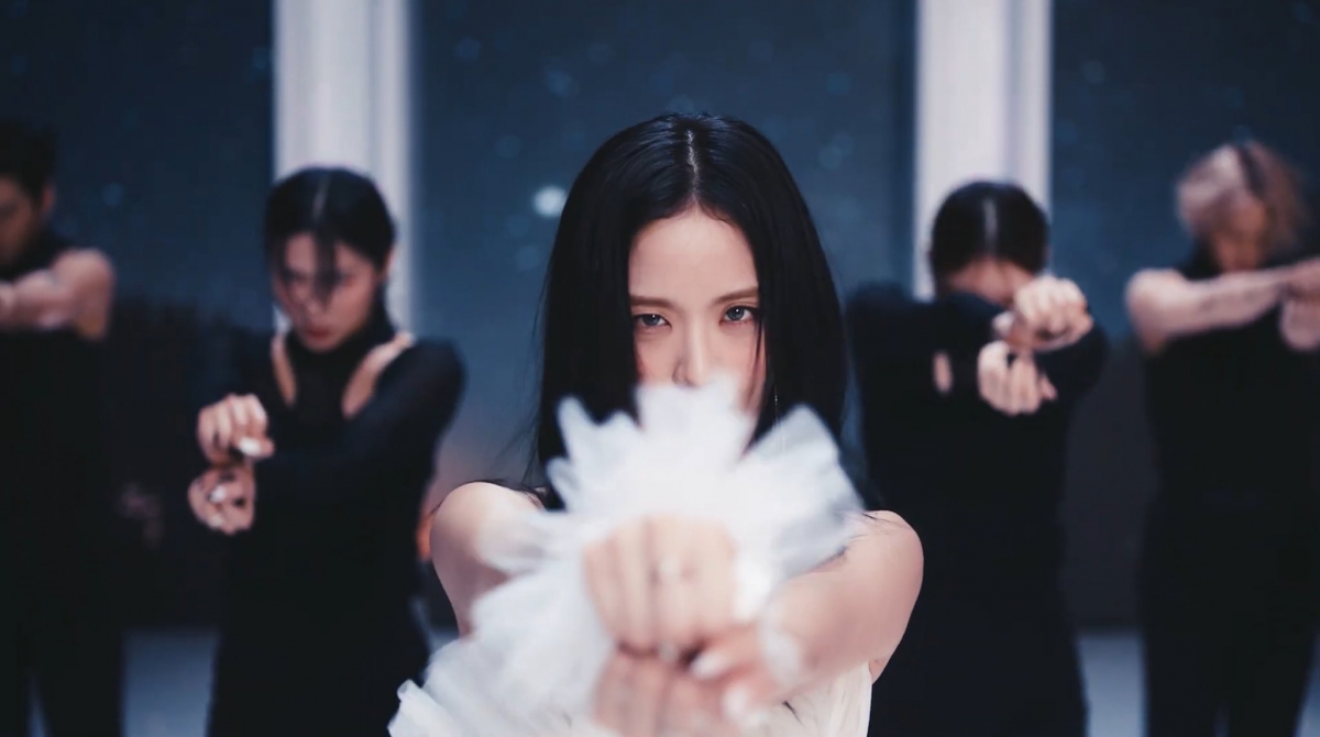 Jisoo 近日发行个人专辑《ME》