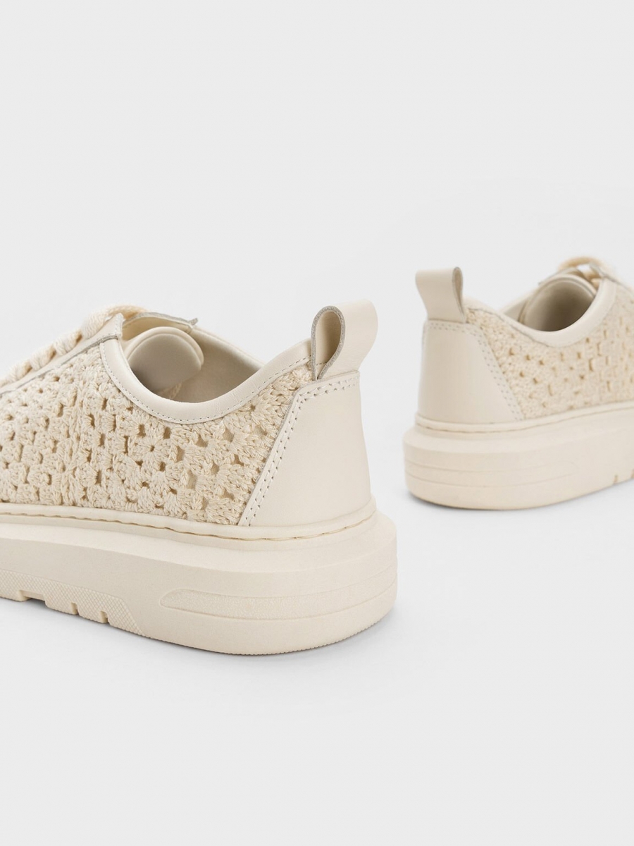 3、Crochet & Leather Sneakers