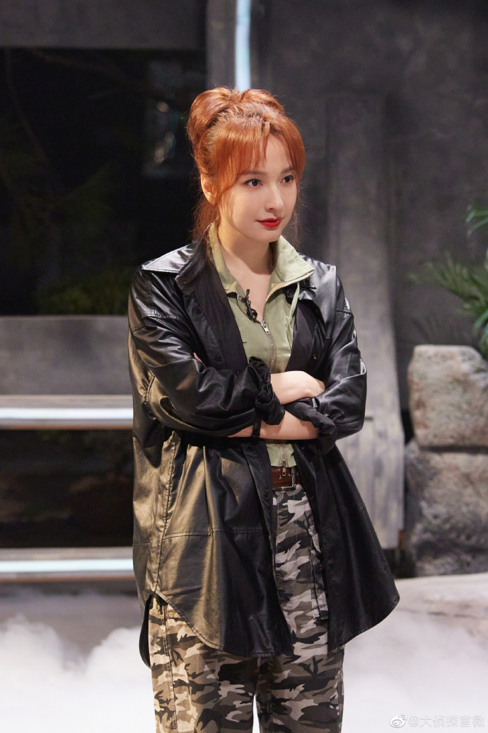 网友也趁机敲碗杨蓉、王鸥和吴昕去《女子推理社》担任飞行嘉宾~