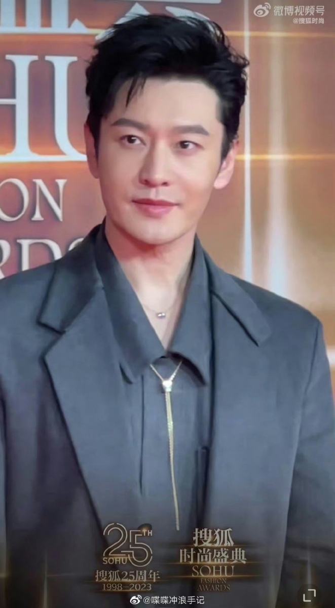 黄晓明粉丝回击:没有晓明谁认识 Baby