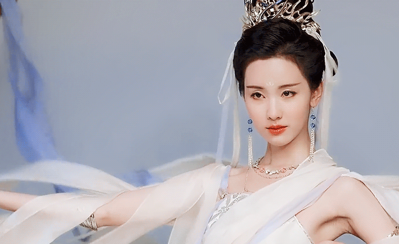 陈都灵的神女造型可说是受到了全网好评