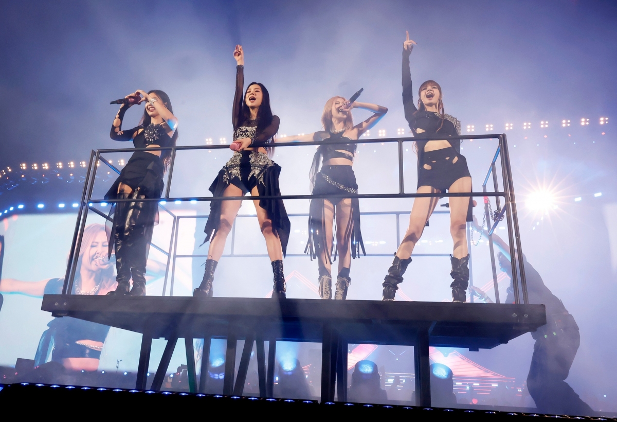 堪称一场专属于 BLACKPINK 的小型演唱会