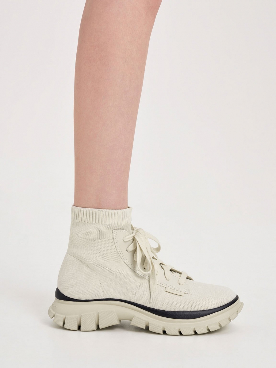 4、Knitted Sock High-Top Sneakers