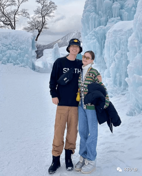 两人相恋至今一如普通情侣般纯粹而甜蜜