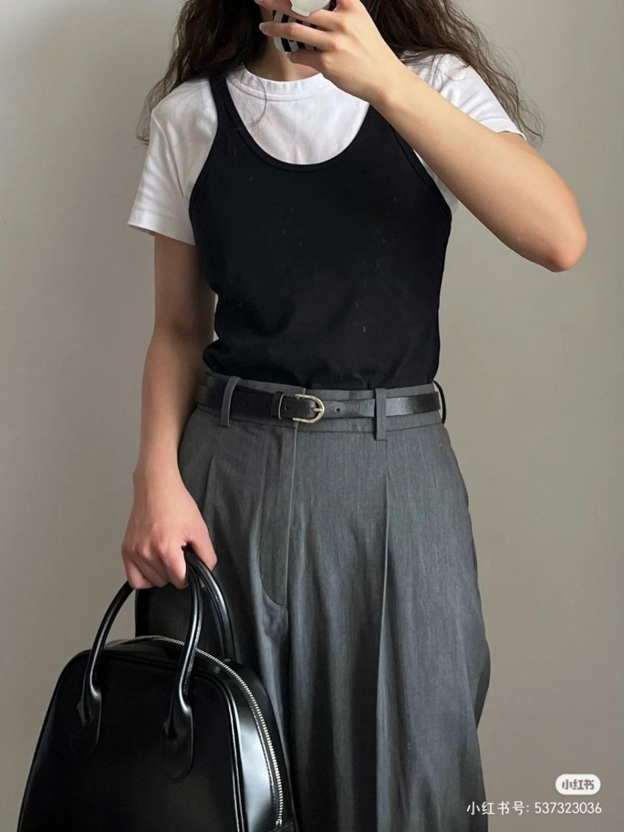 搭配背心、打底衫等，利用不同材质碰撞出全新的风格