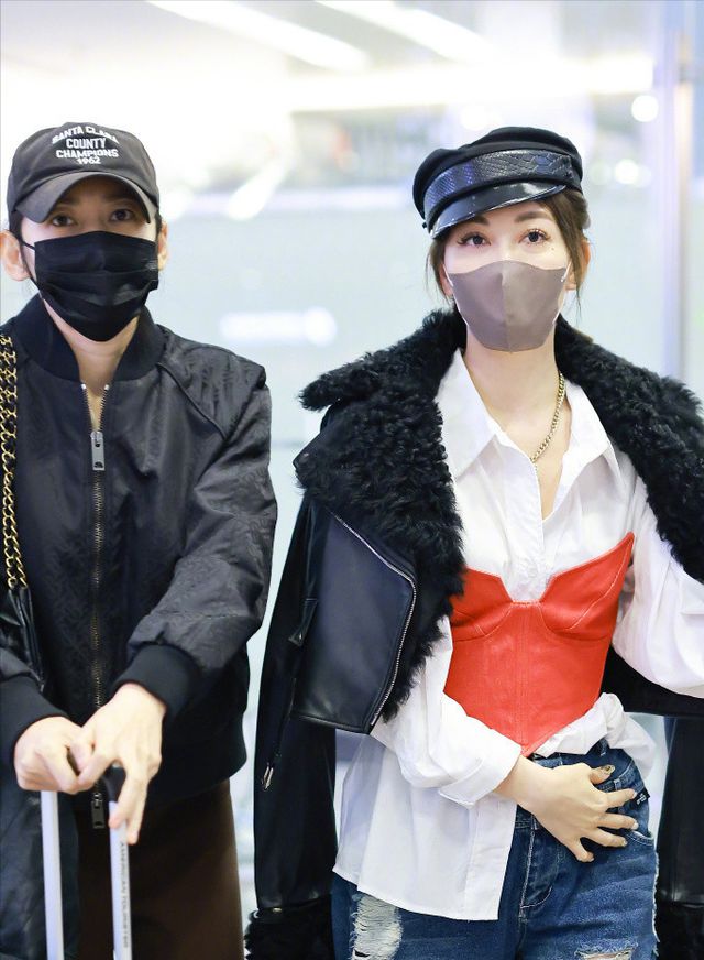 秋瓷炫与李彩桦