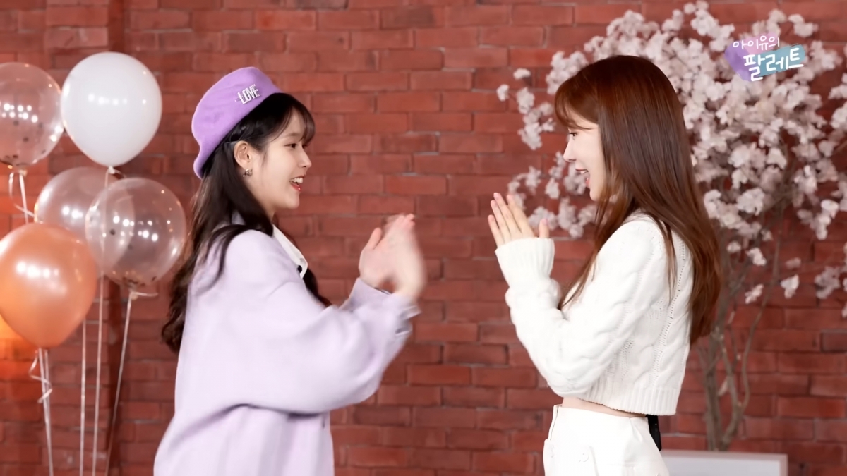 IU 和刘寅娜这对闺蜜,让网友感到羡慕又不可思议