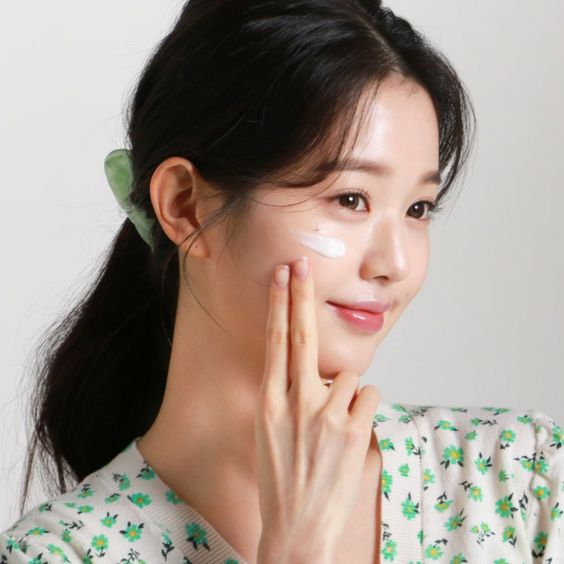 涂抹「防晒霜」