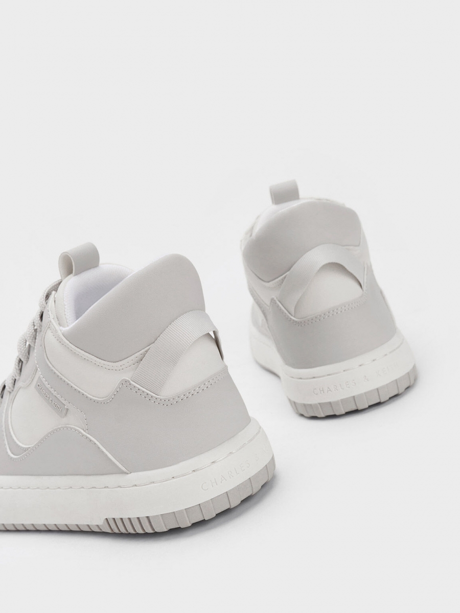 5、Two-Tone High-Top Platform Sneakers