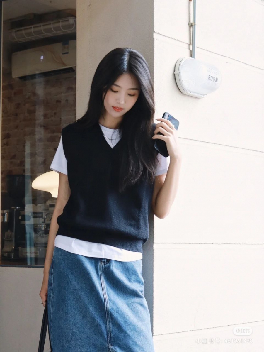 选择一件深色，一件浅色，这样才能营造鲜明的对比