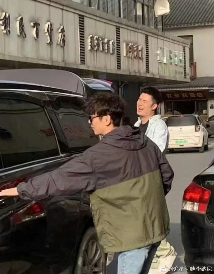 录制节目的路透照