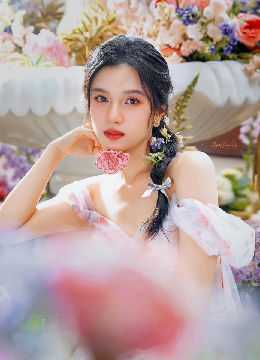 张婧仪 花仙子造型