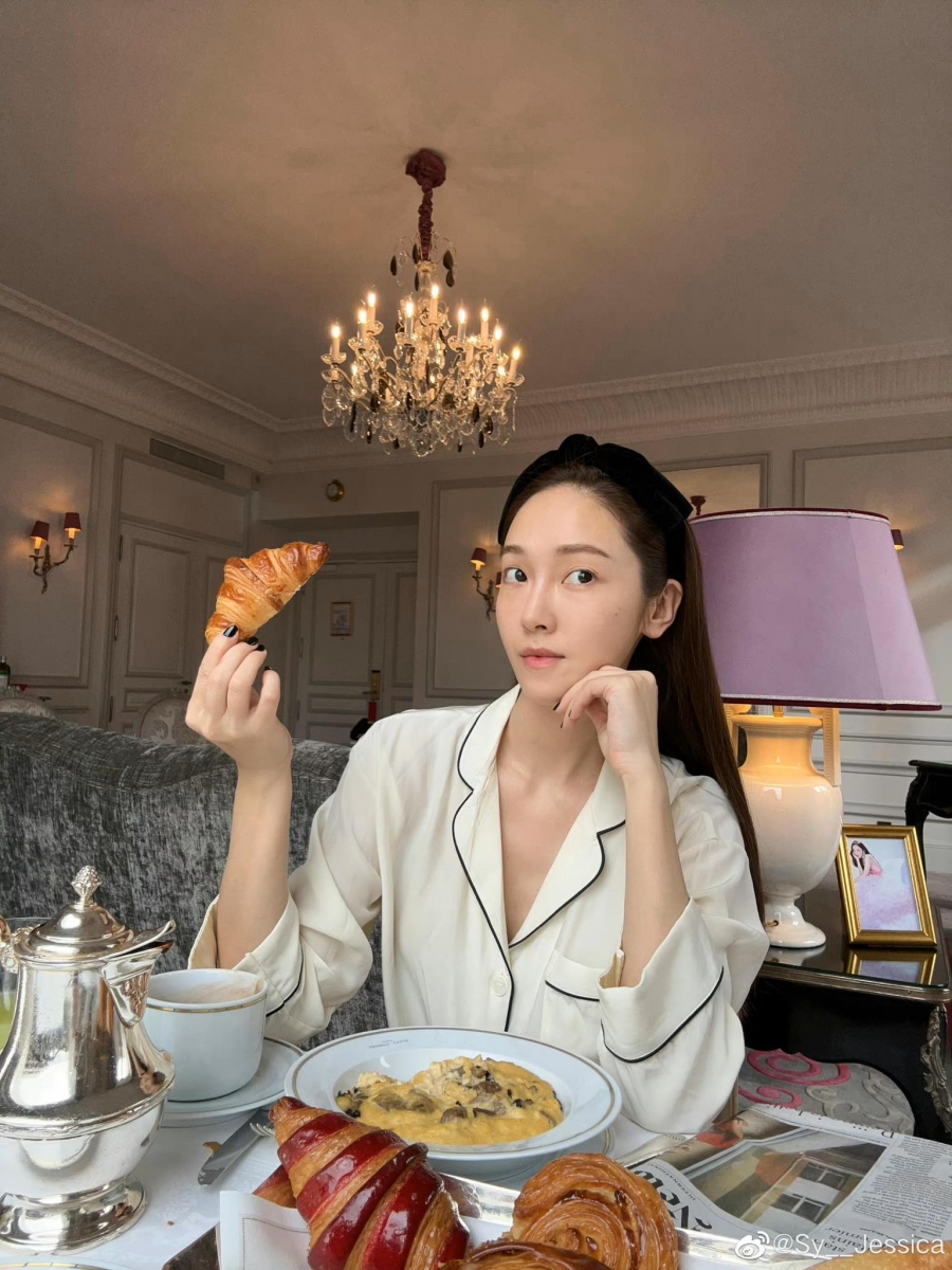 吃泡菜，一点也不吃中国菜