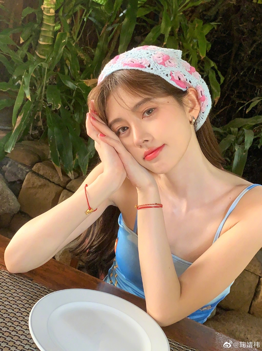 鞠婧祎甜妹妆