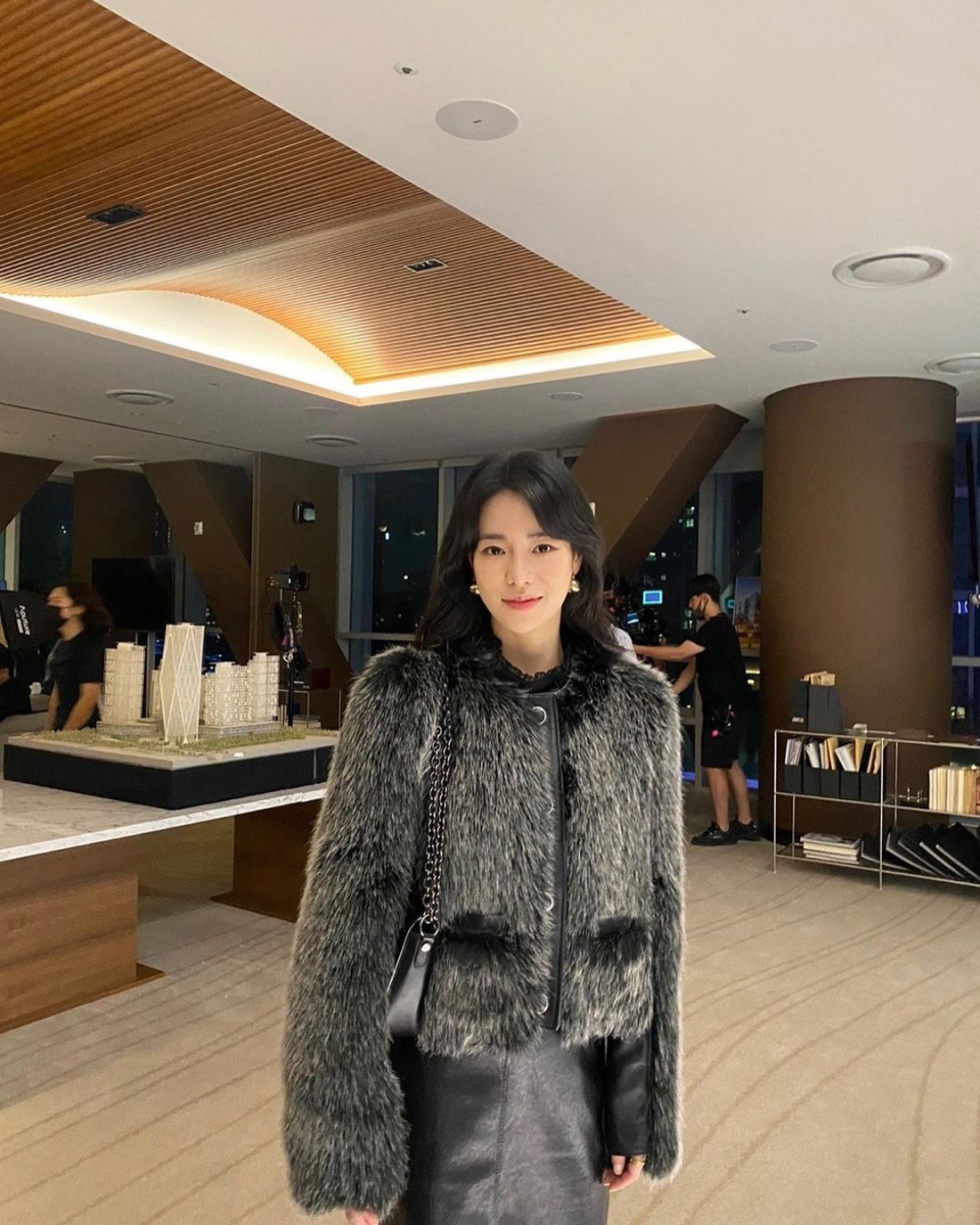 如果这时再爆出和女二谈恋爱,势必会影响大家对剧情的投入度