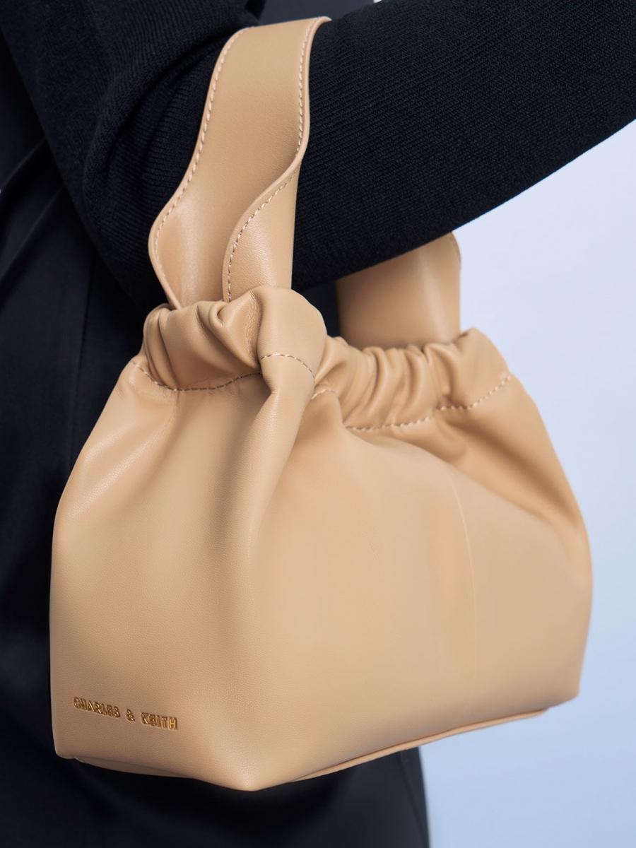 Charles & Keith 奶油色系包包 TOP 7