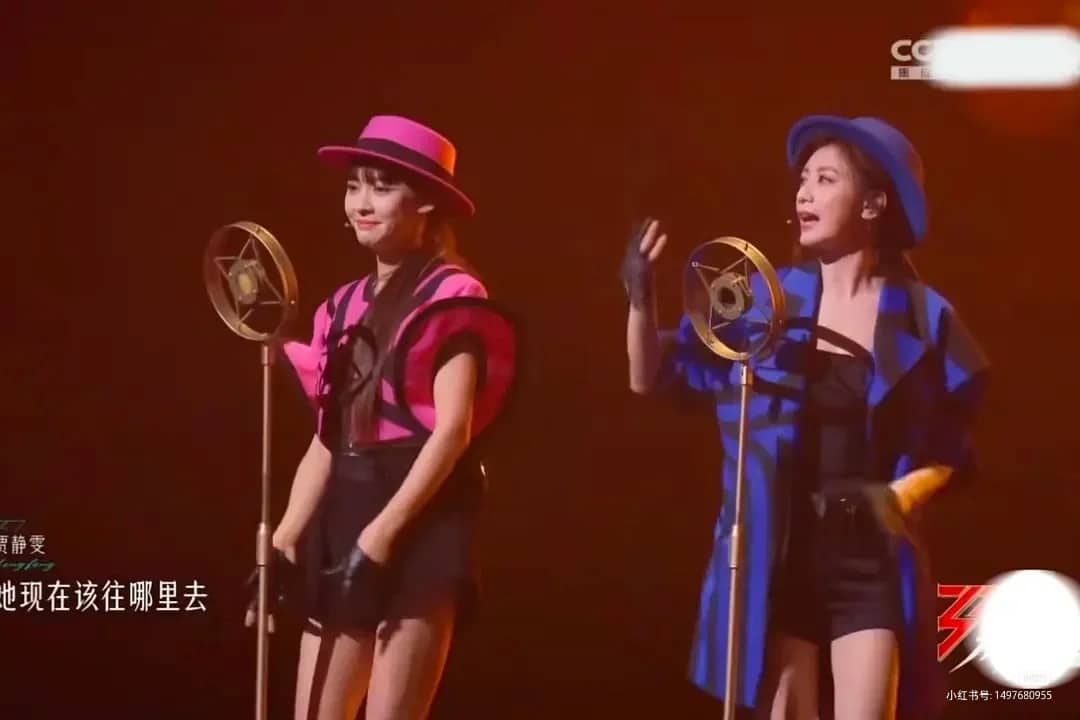 不仅跟不上动作，而有四分之三的时间都在神游和憋笑。