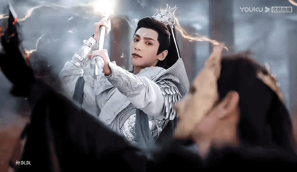 《长月烬明》