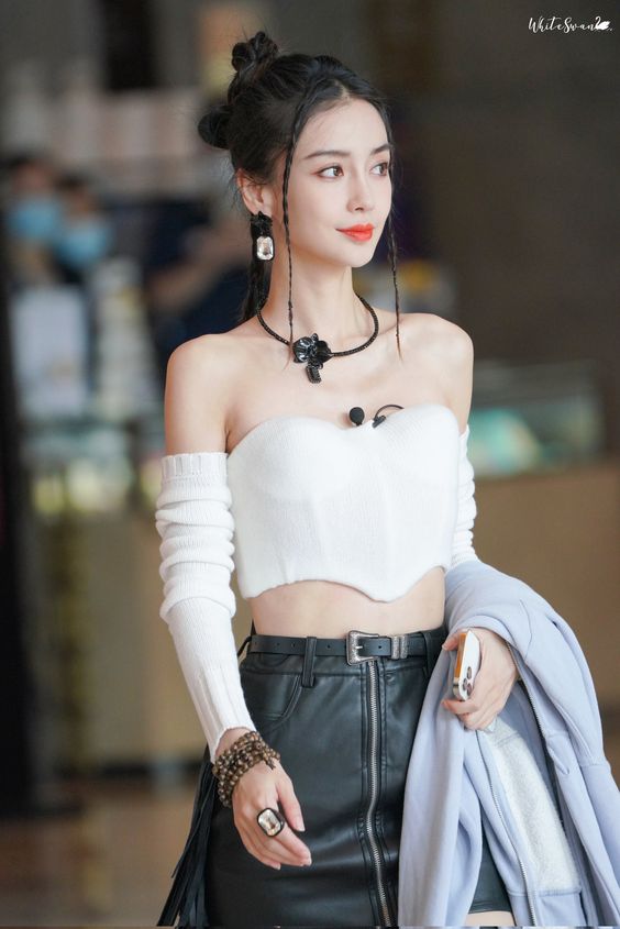 让大家小腹立马变平坦之外，体态也更好看啦