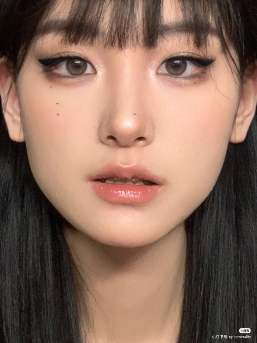 「碎钻感的叛逆人鱼公主妆」