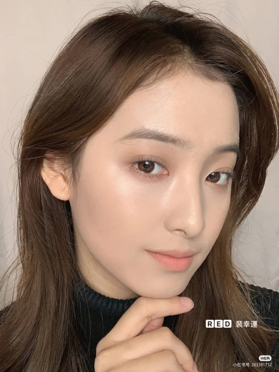 伪素颜妆容完成啦～