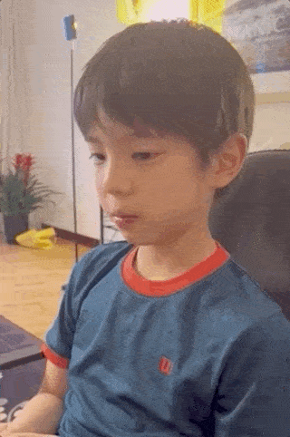 嗯哼依然选择摇头。