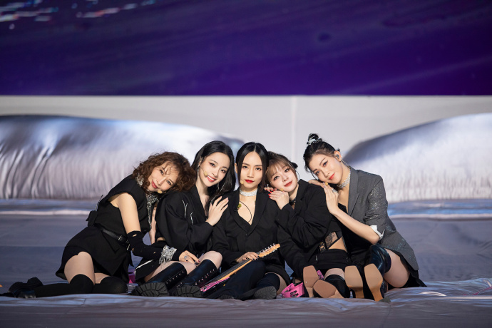 《带我去找夜生活》