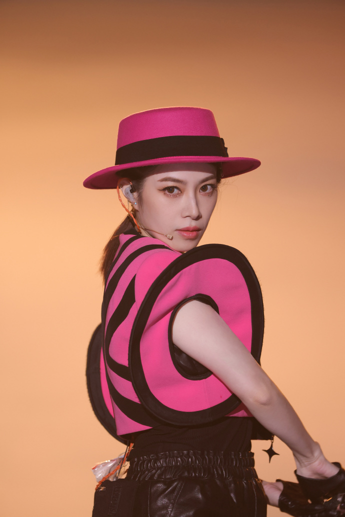 《旋风少女》编剧公开声援徐怀钰