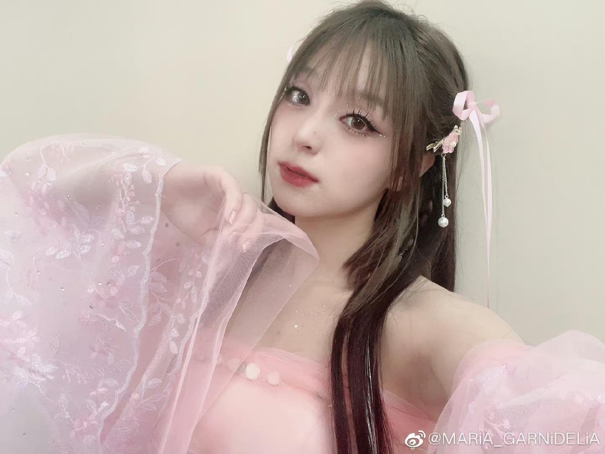 最后投票环节他们的票是不足 1000 个大众评审的