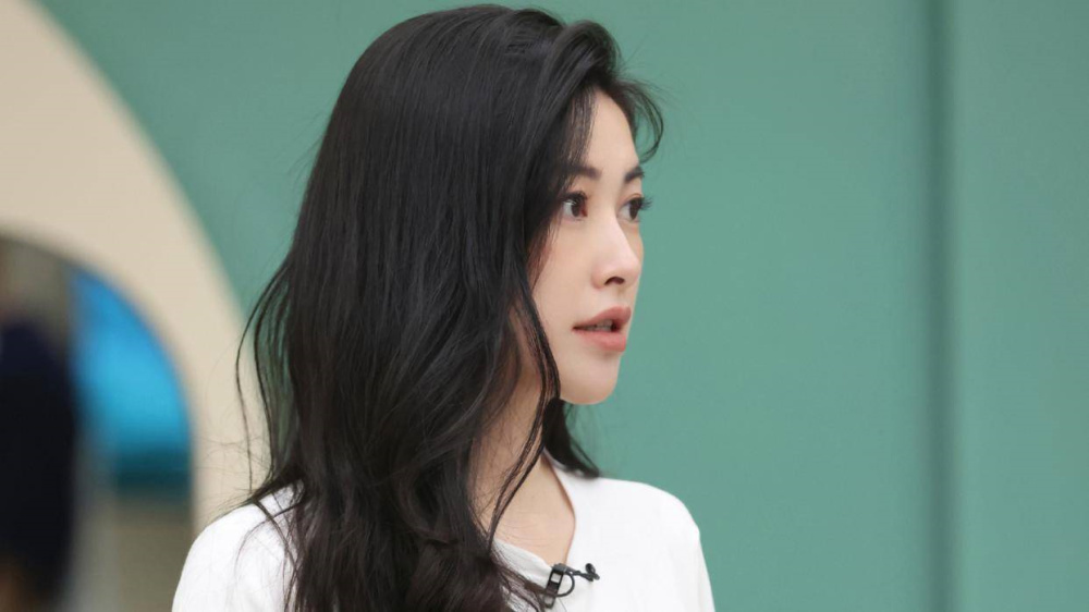 表演结束后，朱珠自责痛苦