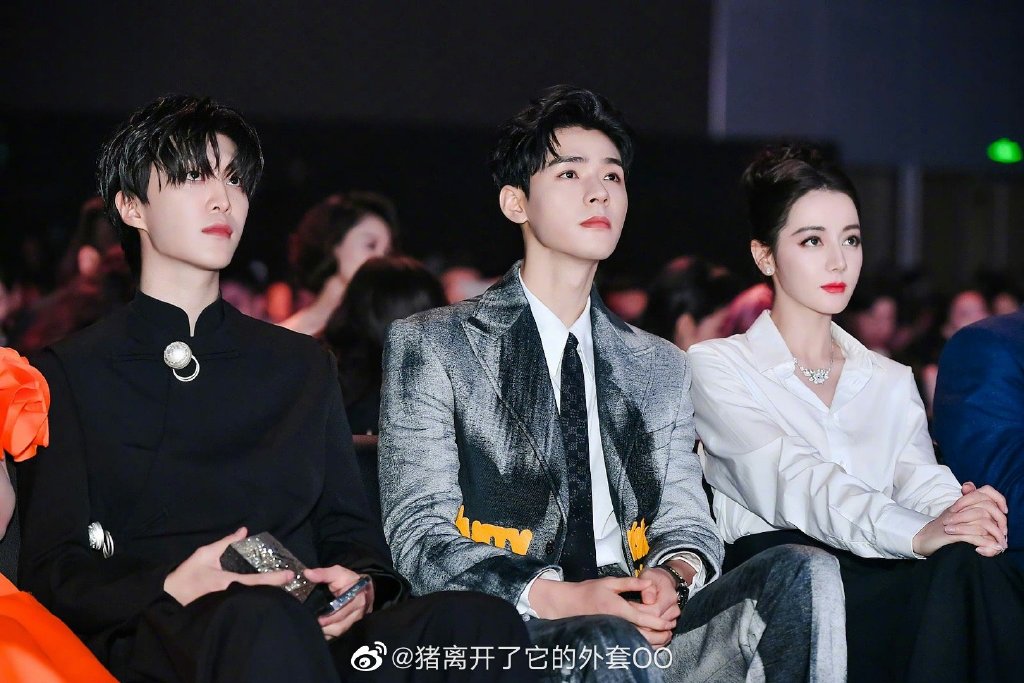 现场可谓是星光熠熠～