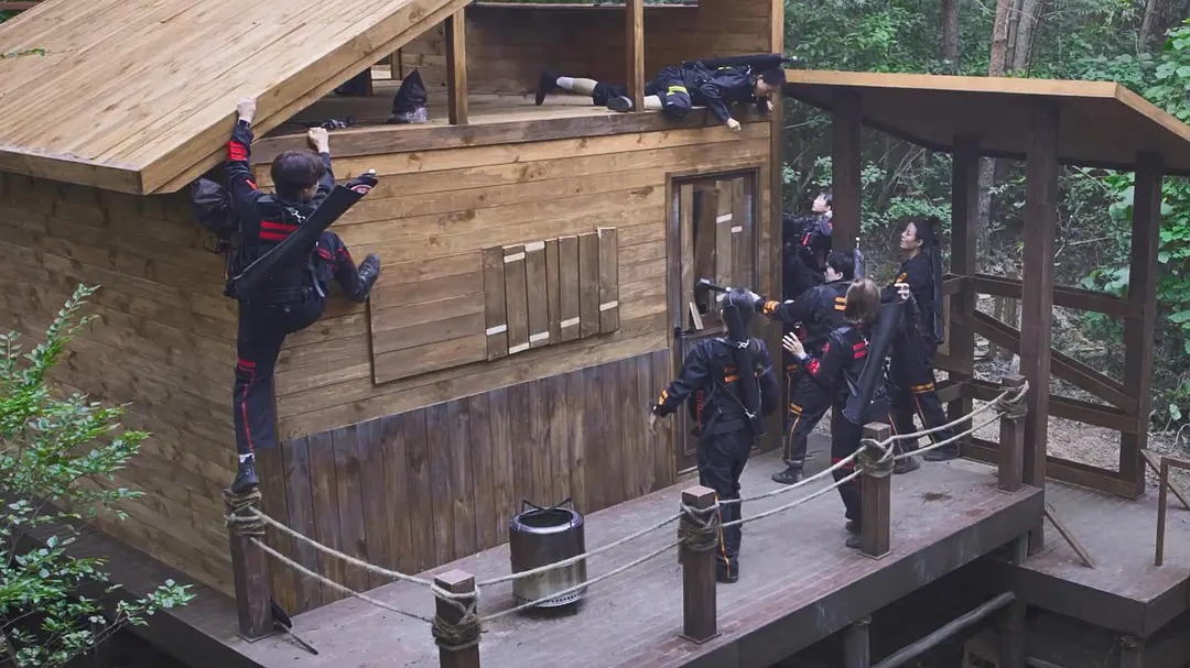 很快她们就要迎来第一次的“基地战”