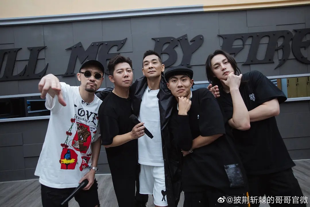 第三个阶段是「联合登顶战」