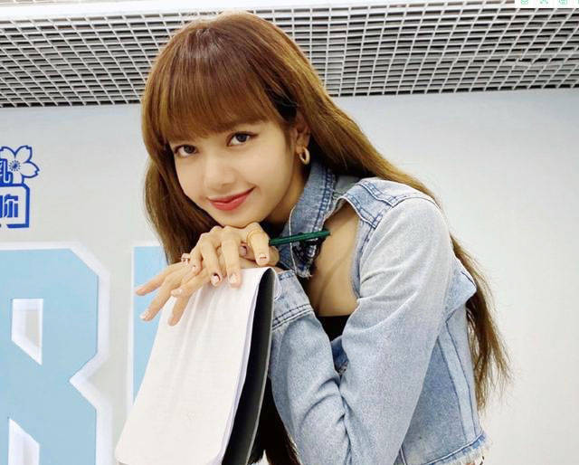 Lisa 担任《青你2》导师受到不少关注