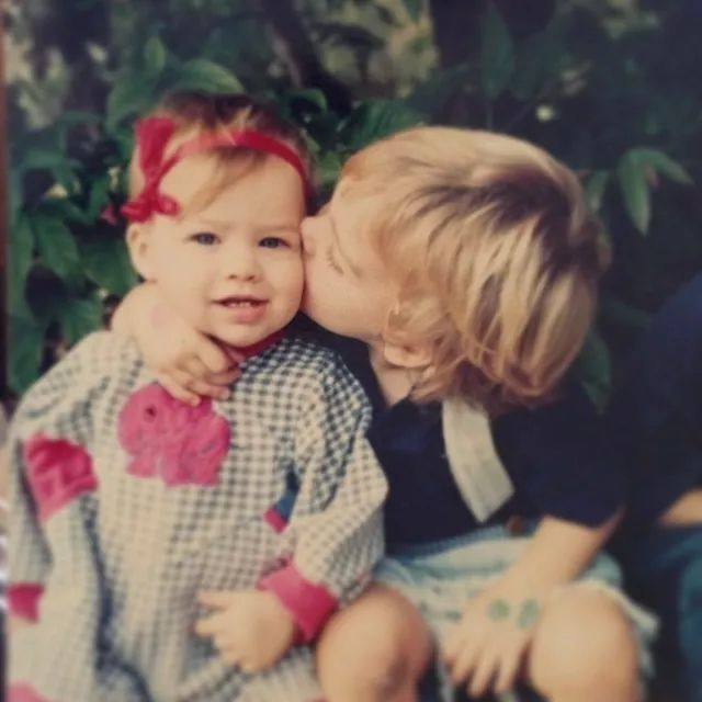 父亲从小就抛弃他们家庭