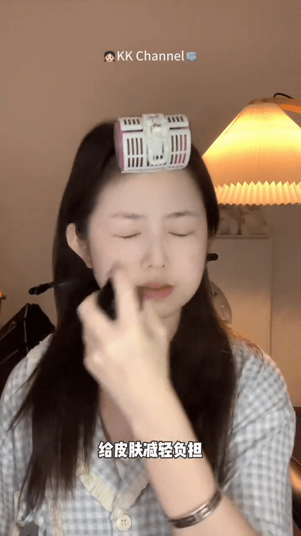 妆前就用保湿喷雾+防晒隔离就足够了