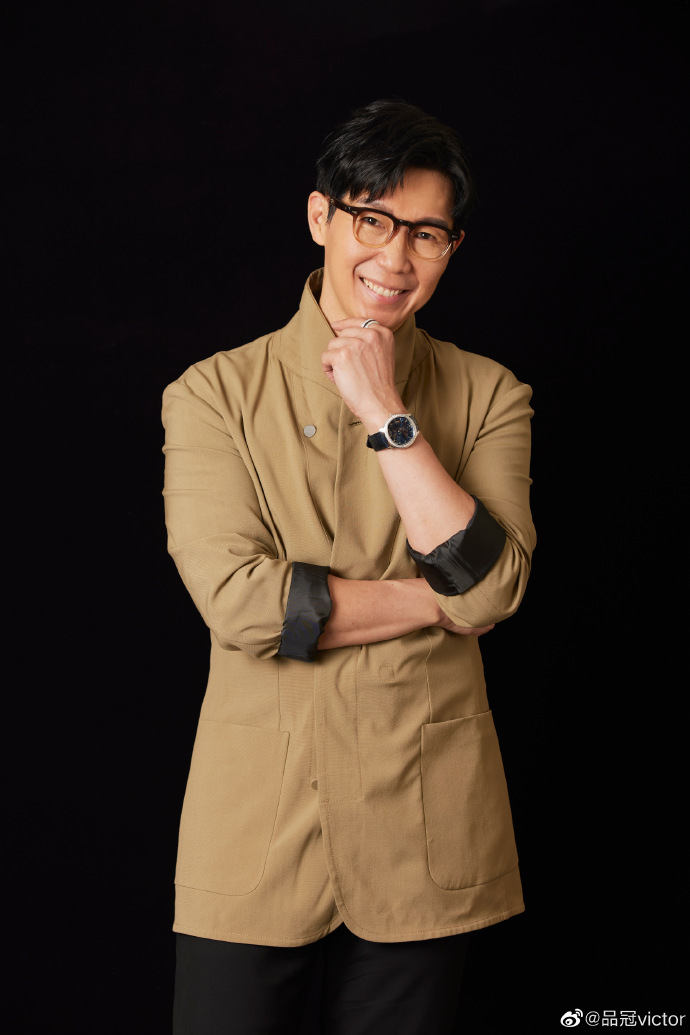 品冠演唱《门没锁》