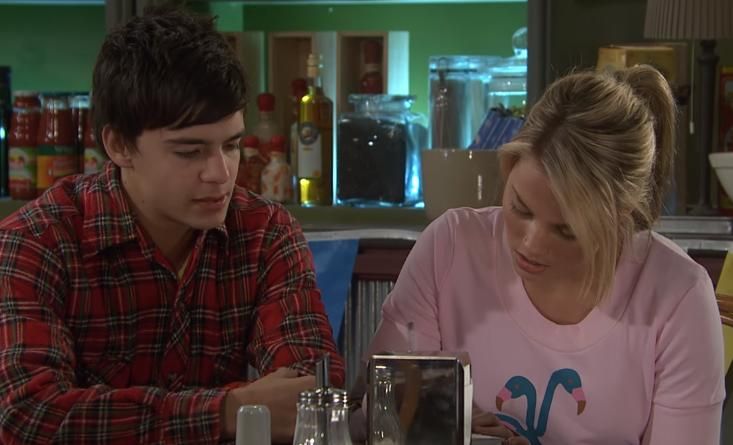 出演澳洲肥皂剧打开知名度