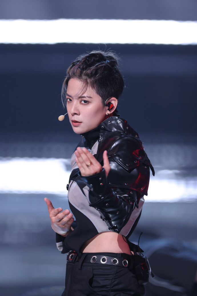 谢娜组和 Amber 组分别获得了 3 个成团席位，Ella 组获得两个成团席位