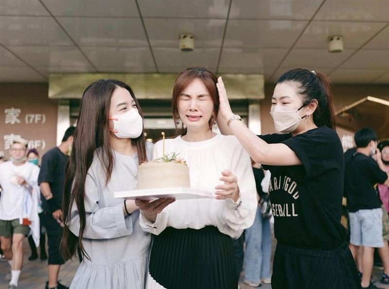 Hebe 和 Selina 是 Ella 最信任的人